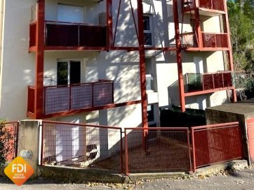 property v1360090404 0