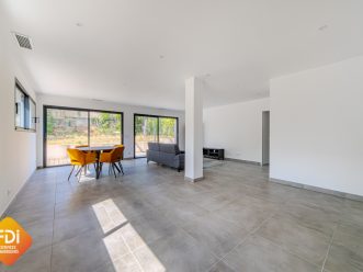 property v1320094352 1
