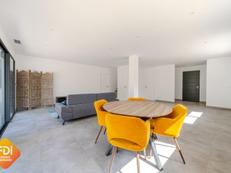 property v1320094352 2