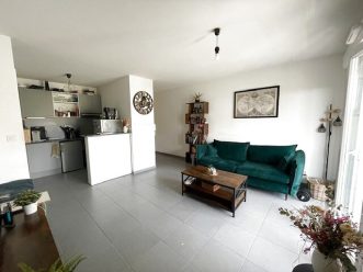 property v1290091792 2