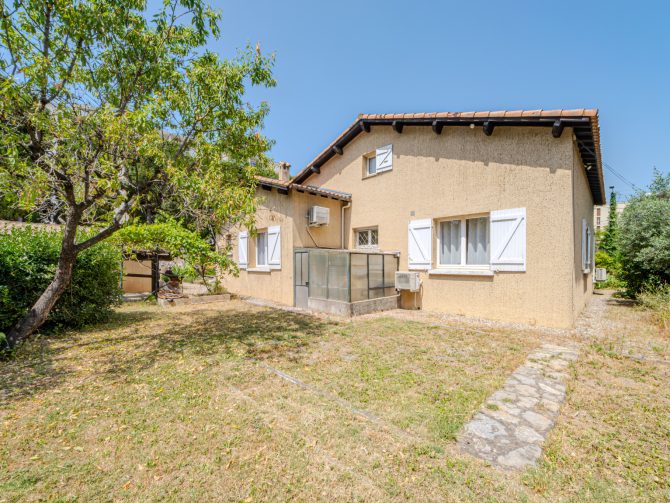 property v1320095240 0