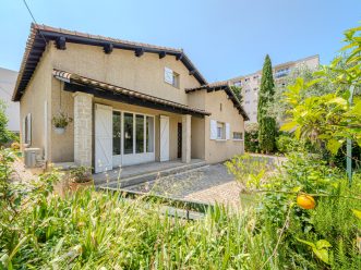 property v1320095240 2