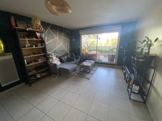 property v1320095512 1