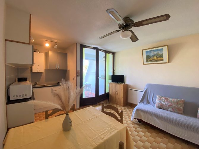 property v1360088635 0
