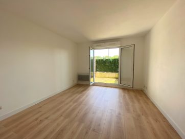 property v1360090405 0