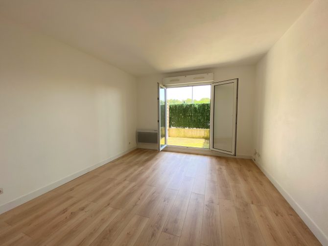 property v1360090405 0