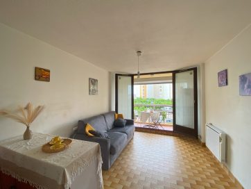 property v1360090847 0