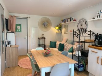 property v1390094860 2
