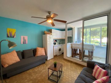property v1390094926 0