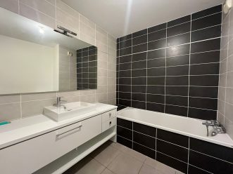 property v1290089900 3
