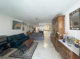 property v1290091846 1