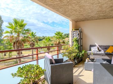 property v1320064999 0