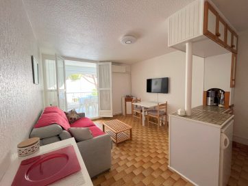 property v1390095239 0
