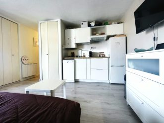 property v1400095918 2
