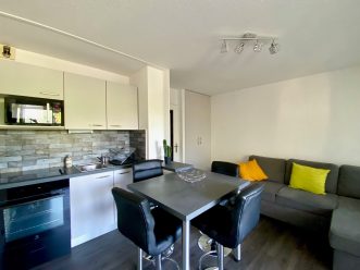 property v1390095043 2