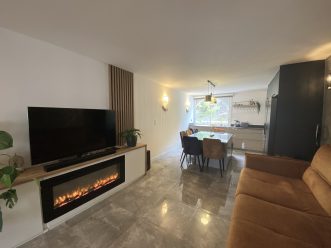 property v1390096233 2