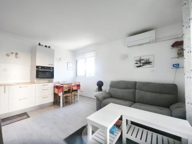 property v1400096259 0