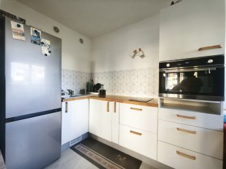property v1400096259 1