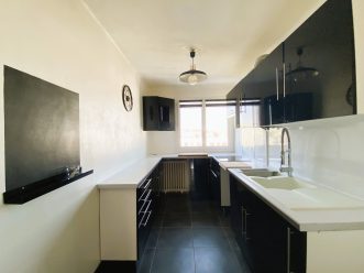 property v880094972 1