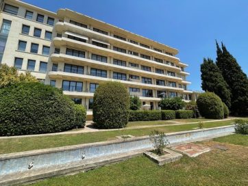 property v1290091993 0