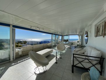 property v1390094624 0