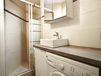 property v1400095918 3