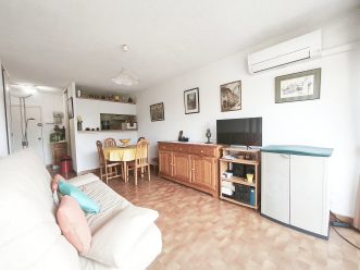 property v1400096315 3