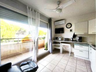 property v1400096894 1