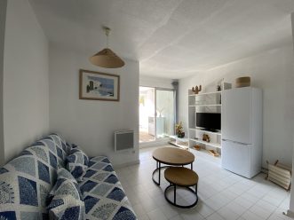 property v1390096732 2