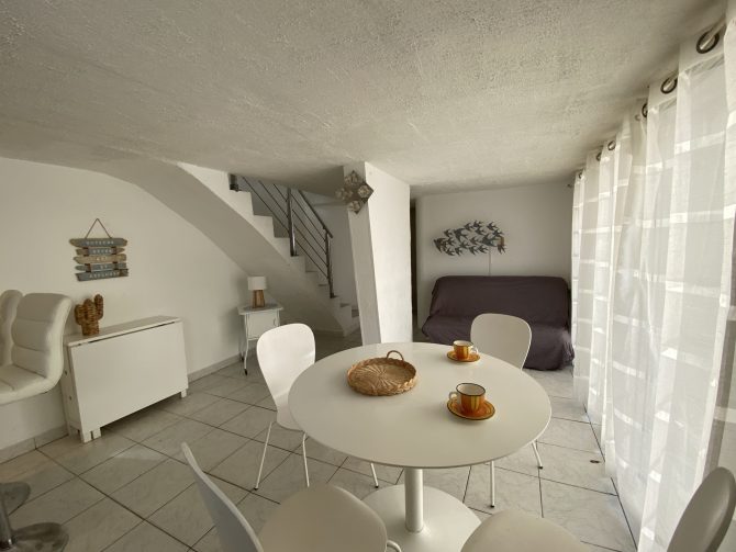 property v1390096820 0
