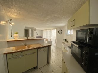 property v1390096820 2