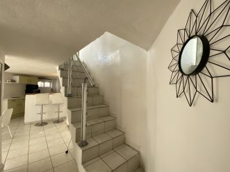 property v1390096820 3