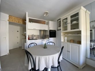 property v1390098135 1