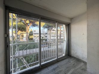 property v1390098720 3