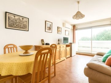 property v1400096315 0