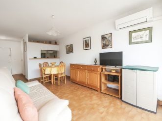 property v1400096315 1