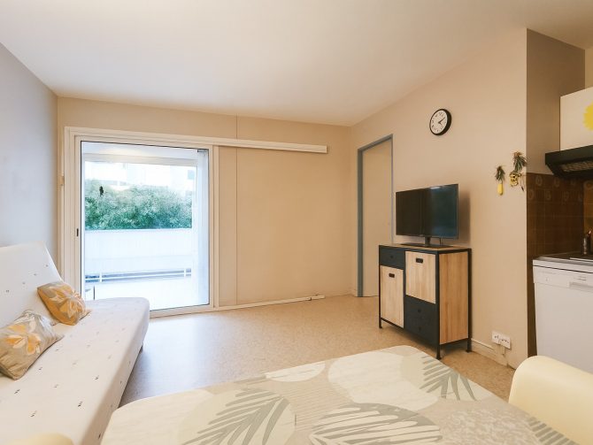 property v1400098787 0