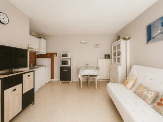 property v1400098787 1