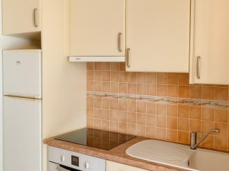 property v40091221 1