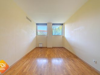 property v1290091994 3