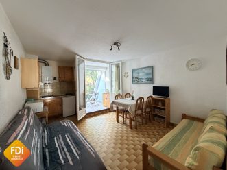 property v1390098434 1