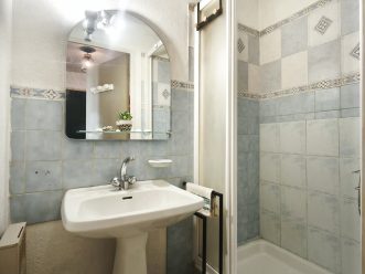 property v1400095627 3