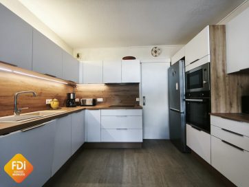 property v1400099081 0