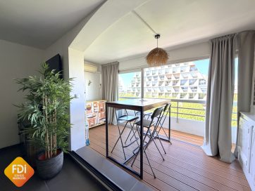 property v890101481 0