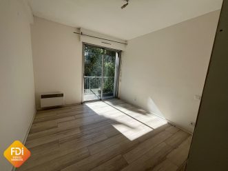 property v1290093771 1