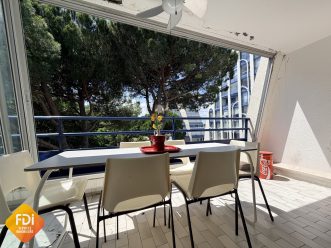 property v1390101525 1