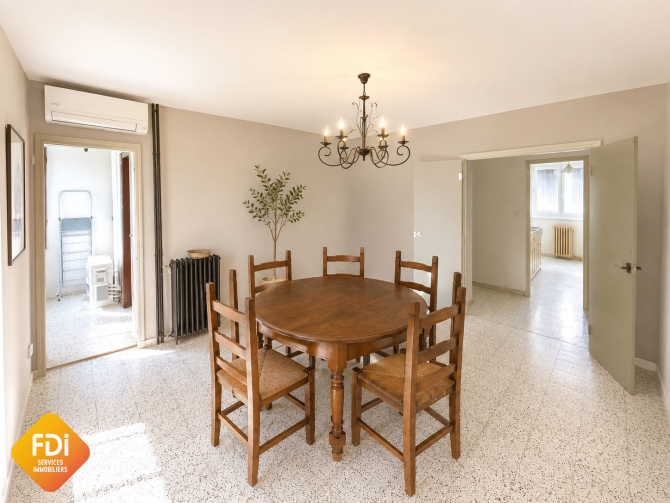 property v880101580 0