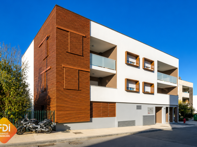 property v1310101499 0