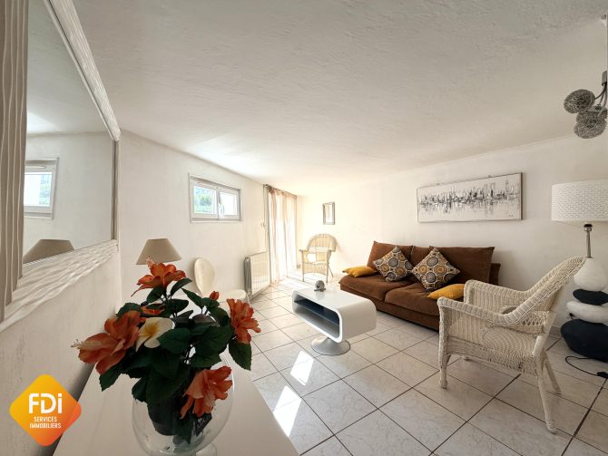 property v1390096820 0