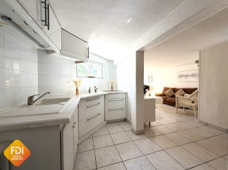 property v1390096820 3